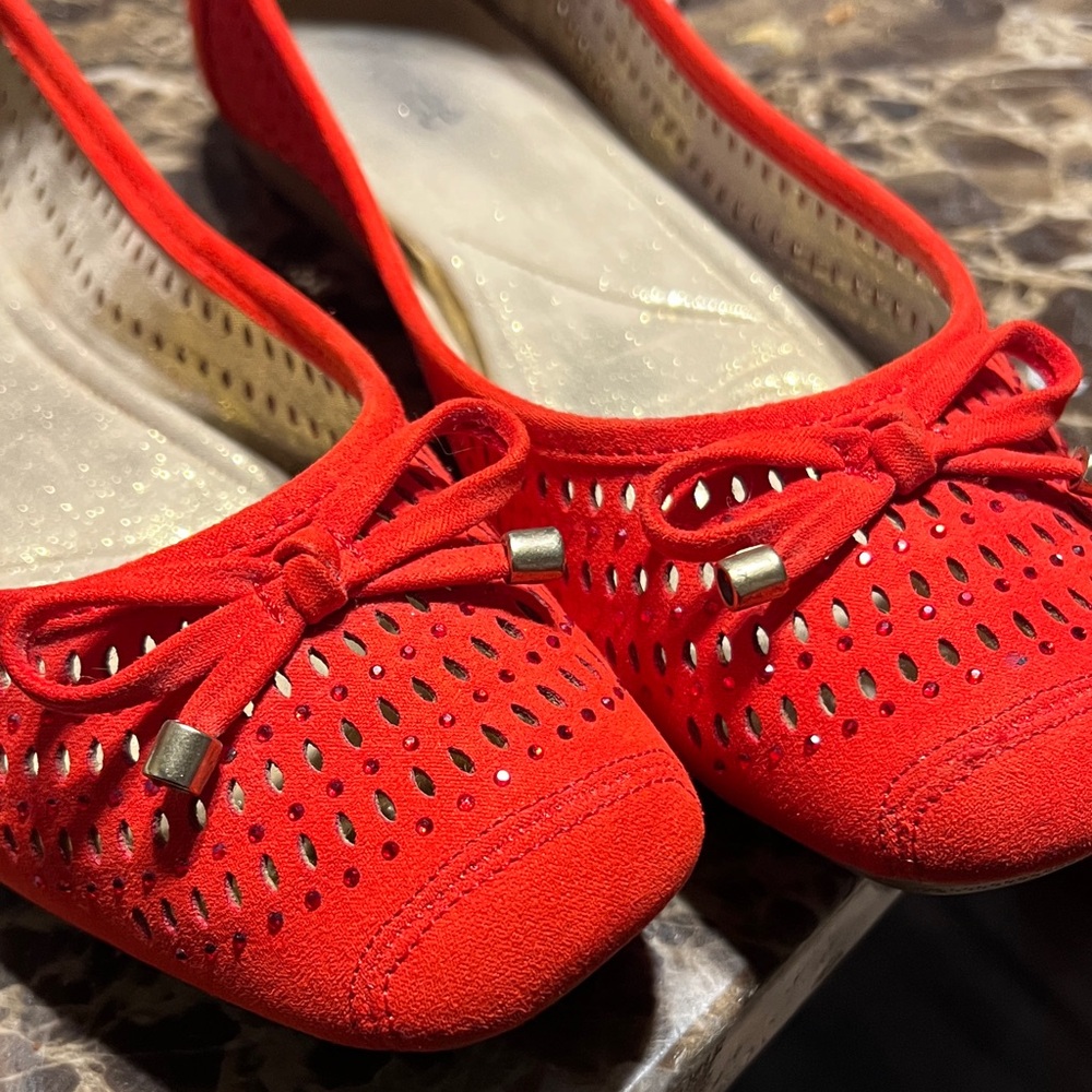 J.Renee -flat shoes sz 9.5 in red - Picture 12 of 13